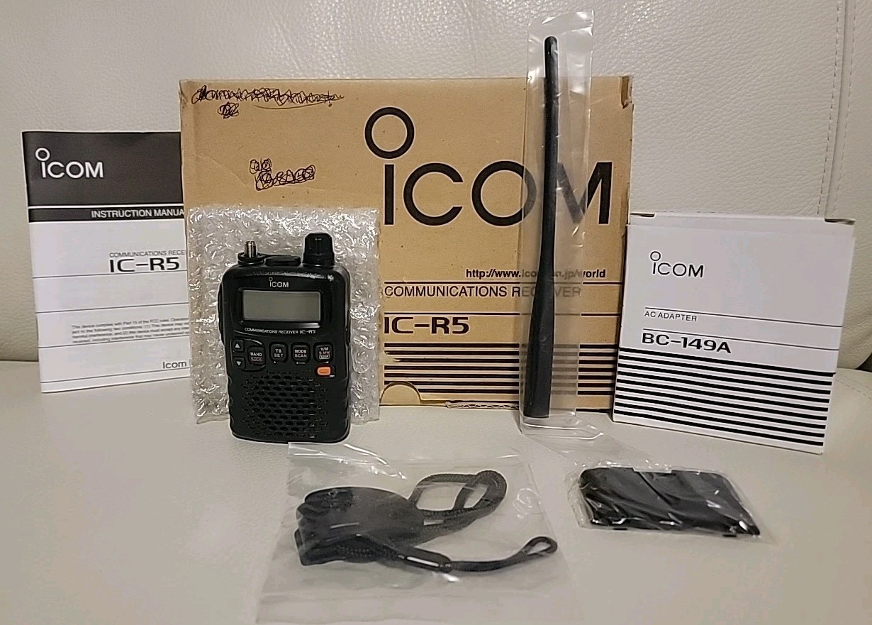 New JAPAN Vintage ICOM IC-R5 Wideband AM/FM, WFM Compact Receiver/Scanner