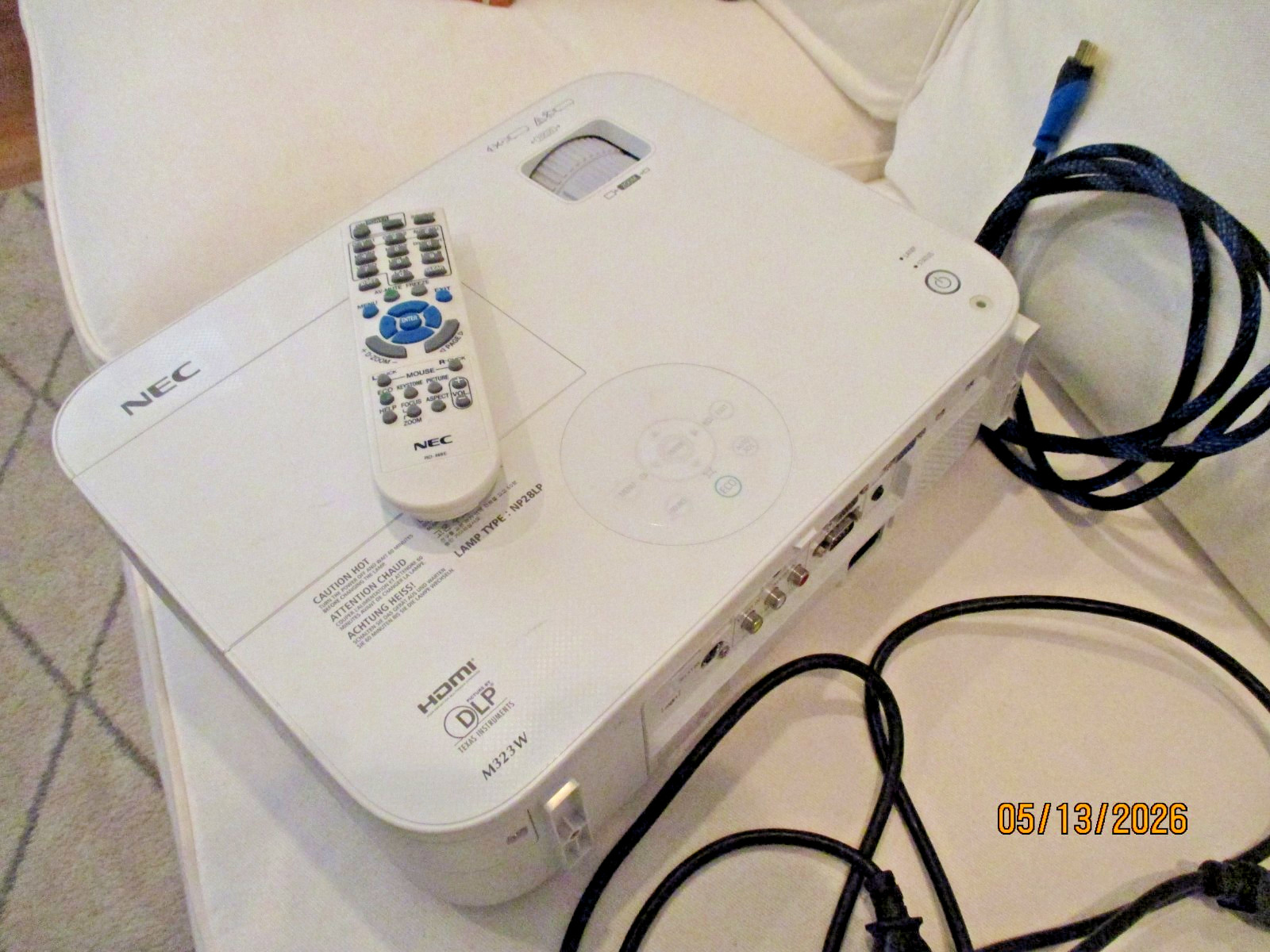 NEC Projector Model NM323W- with cables & Remote