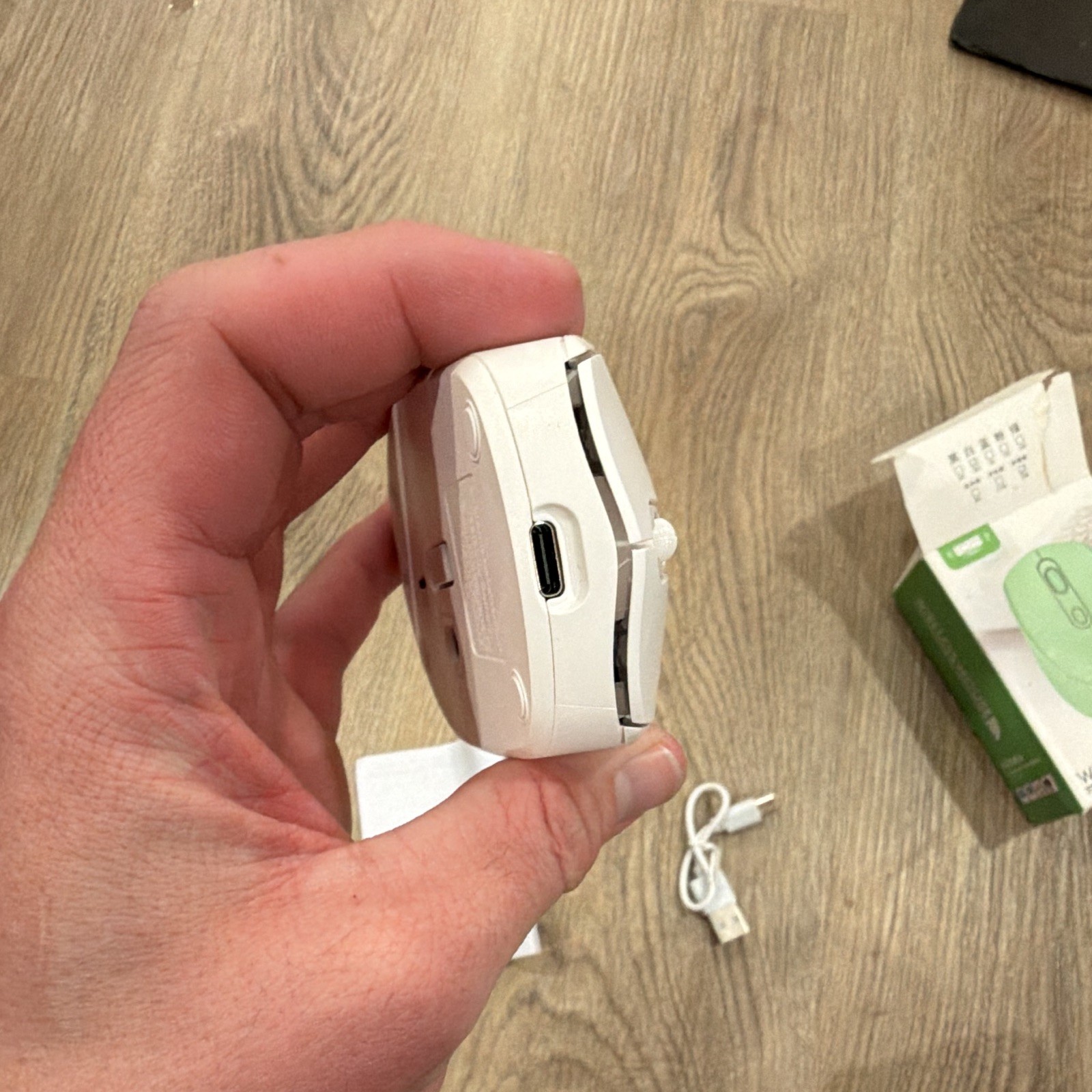 Rechargeable Wireless Bluetooth Optical Mouse 1600 DPI 3-Button White