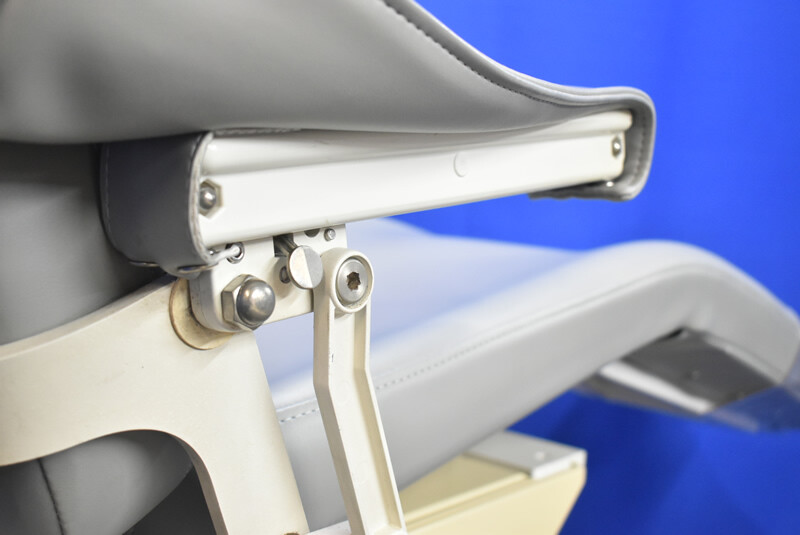 Refurbished Adec Priority 1005 Stand Alone Chair - Make an Offer