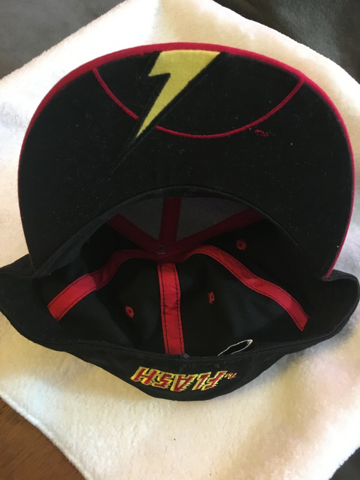 DC Comics Originals Flash baseball cap...black with red