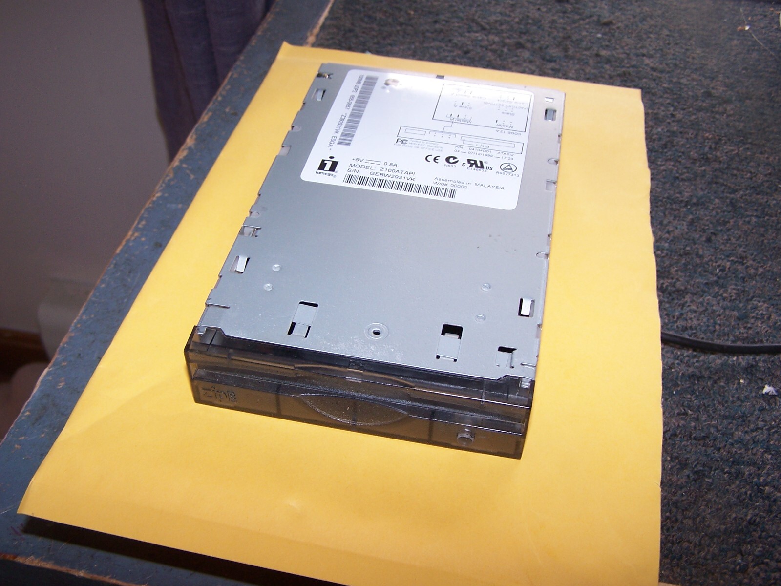 Apple Logo'd iOmega Z100ATAPI 100MB Internal IDE Zip Drive 655-0657 Macintosh