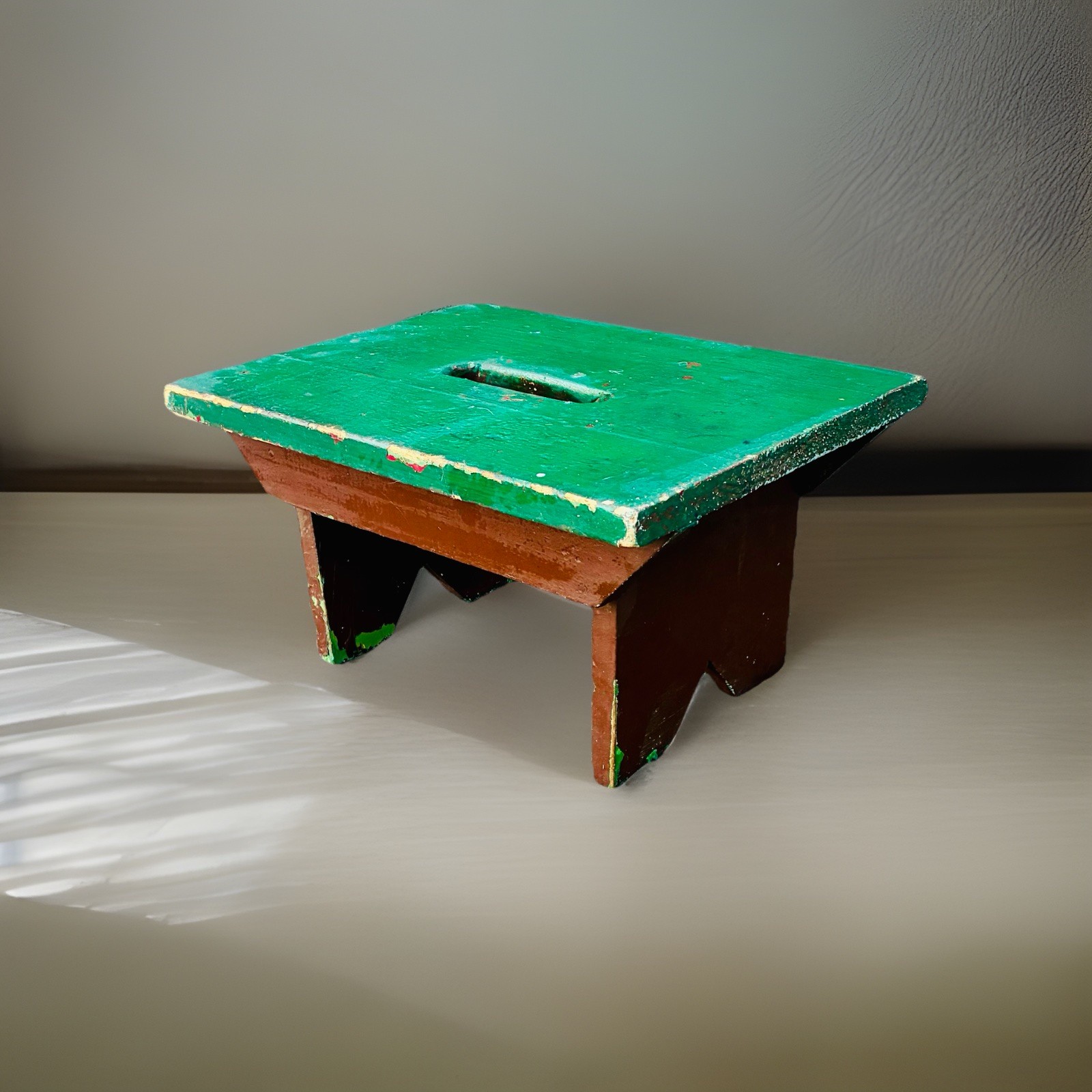 VINTAGE Foot Stool Wooden Painted Green Primitive Farmhouse Bench with Handle