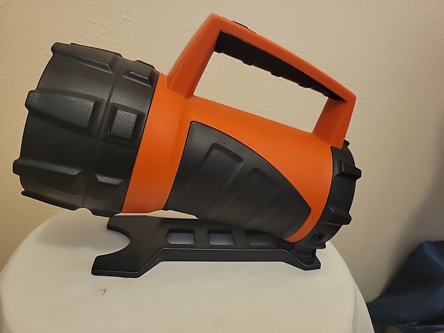 Black & Decker Flashlight Beam Lantern Attached Variable Stand Orange
