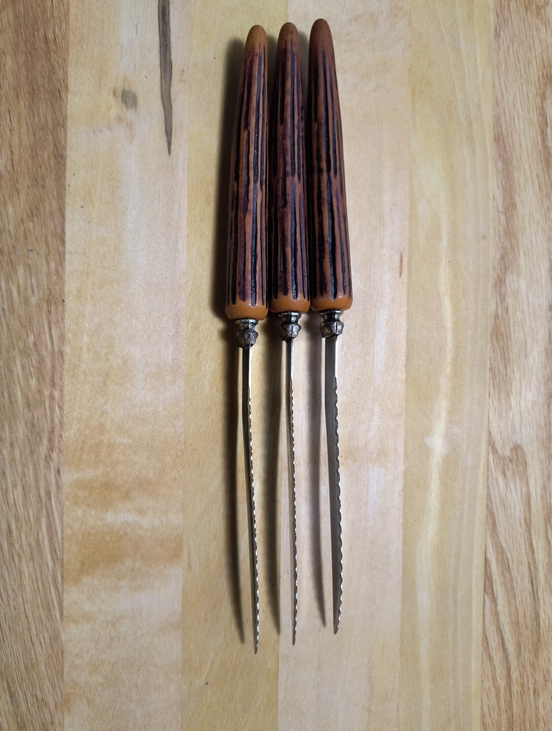 3 Regal Crest Steak Knives Stainless Blades Faux Bone Handle