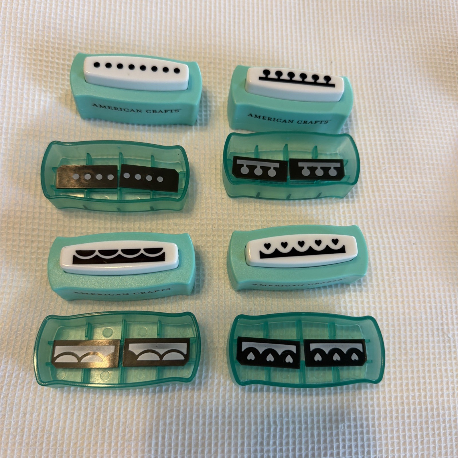 American Crafts KNOCK OUTS Border Punch Bundle With 10 Random Shapes