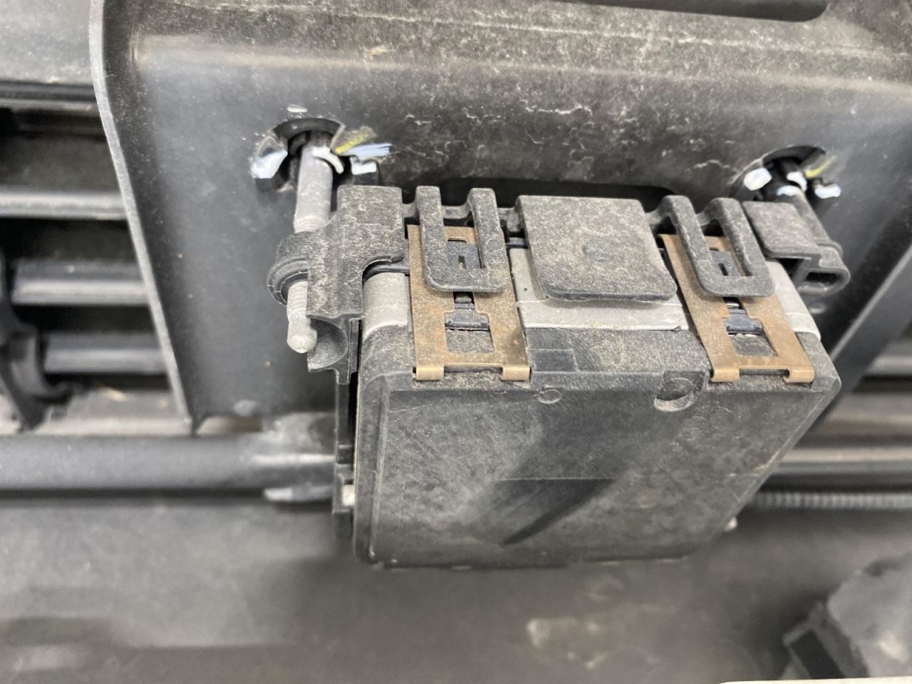 Air Shutter Lower Fits 20-22 CR-V 1020167