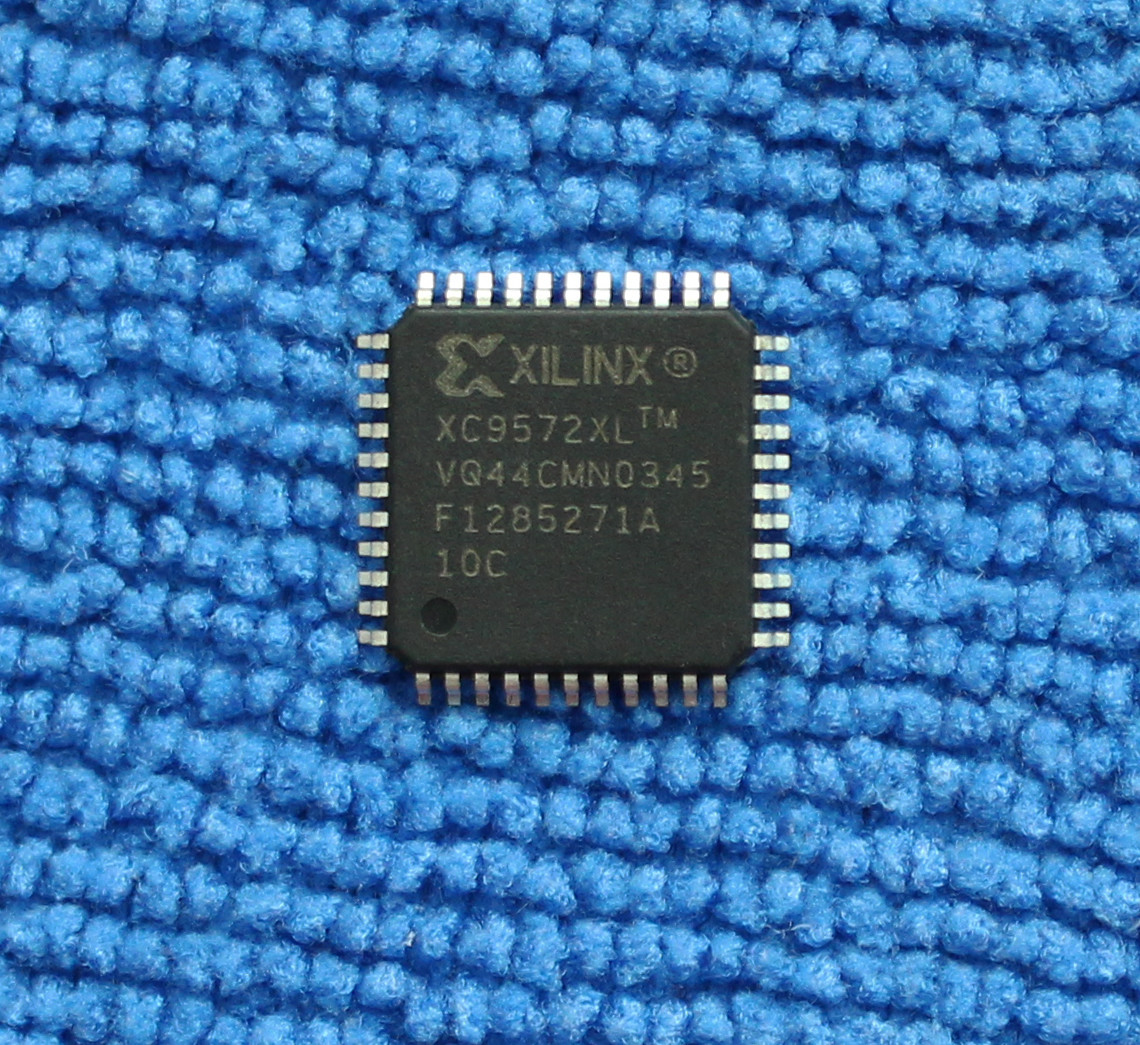5pcs XC9572XL-10VQG44C XC9572XL-10VQG44I XC9572XL IC QFP44