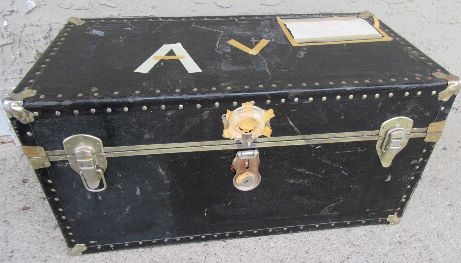 1970s Storage Shipping Trunk 32 x 17 x 16.5"