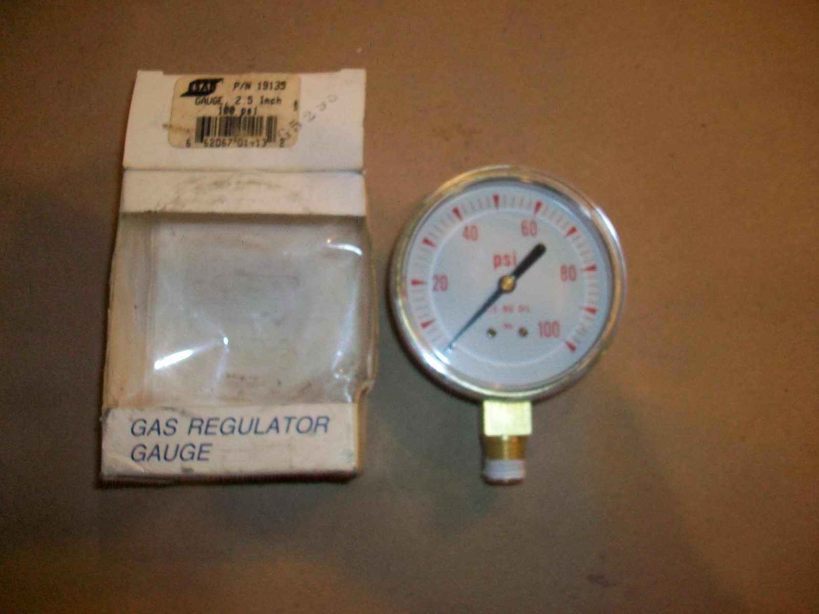 ESAB Pressure Gauge 19135   2.5" inch  100psi  NEW IN BOX