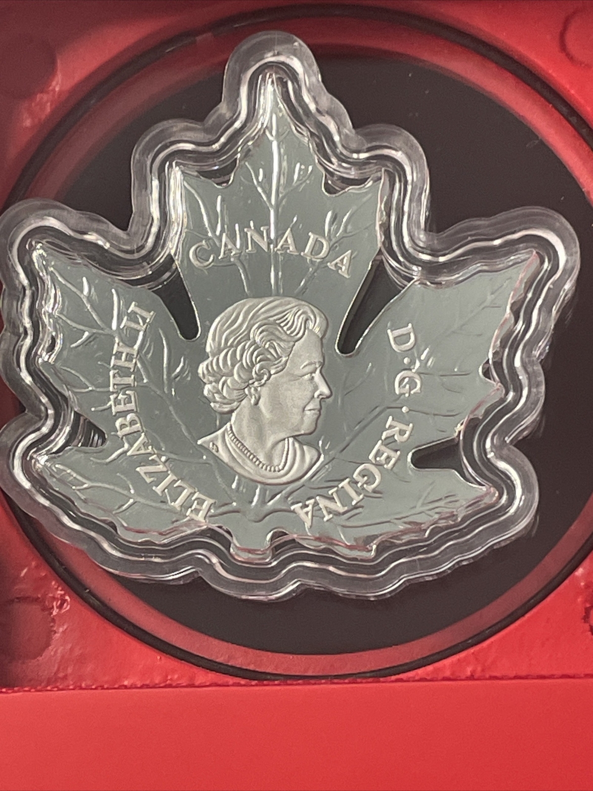 Canada $20 2015 Maple Leaf Fine Silver Coin In Maple Leaf Display Case