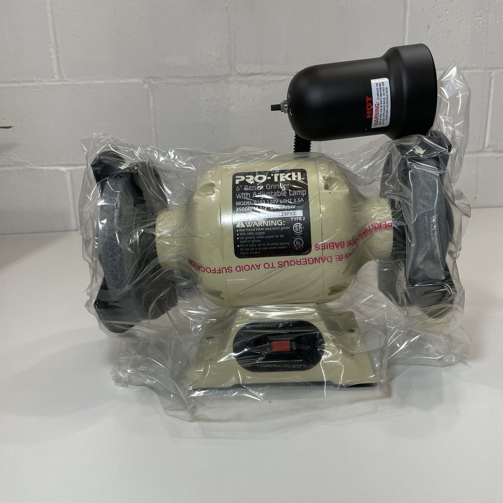 Bench Grinder Adjustable Lamp 8103 New Open Box 120V 60 HZ Pro-tech 6”