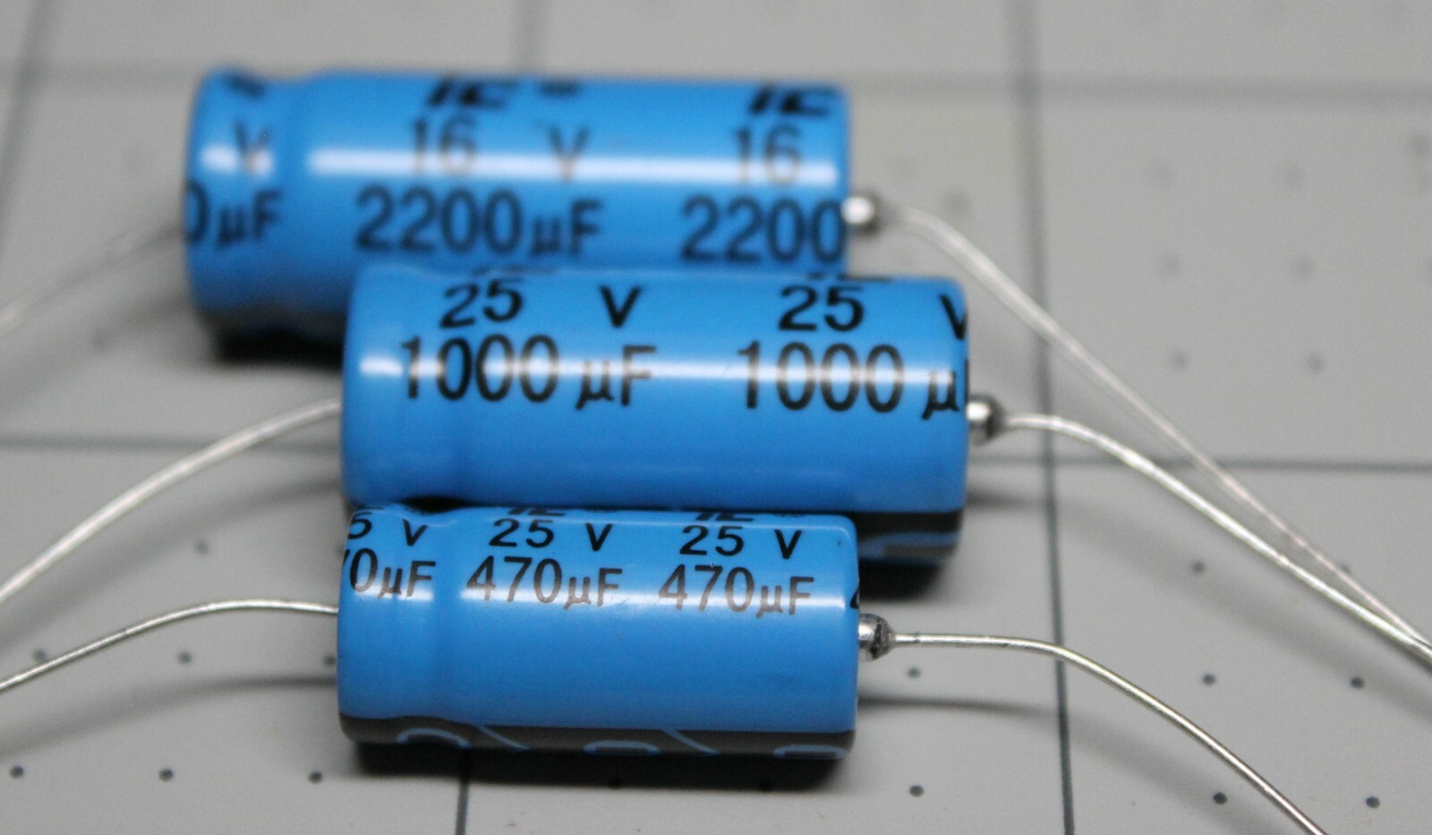 Electrolytic Capacitors for the Commodore 64 (Longboard), ASSY # 250425