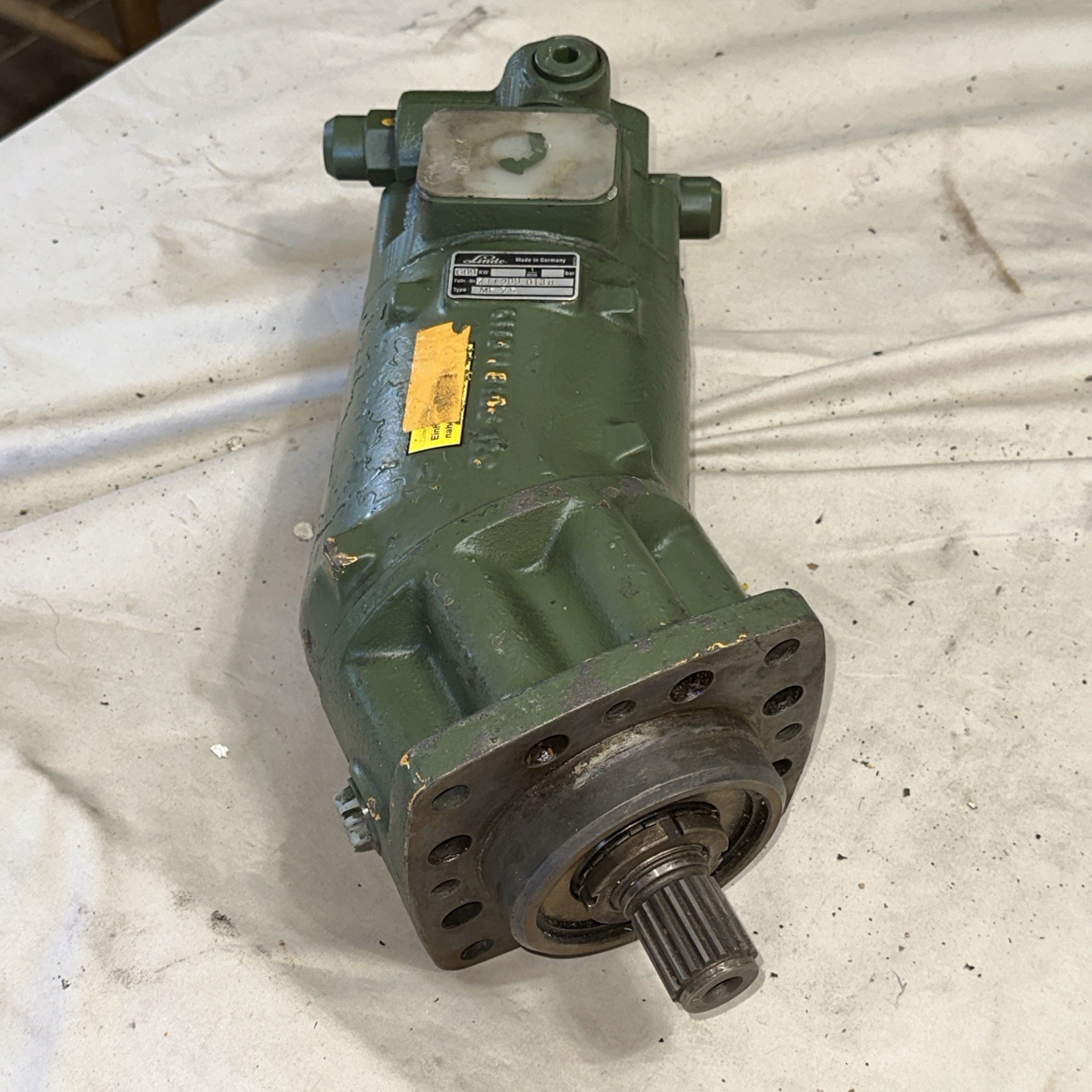 Used Working LINDE MF75 HYDRAULIC Industrial PUMP SN # 4112099138