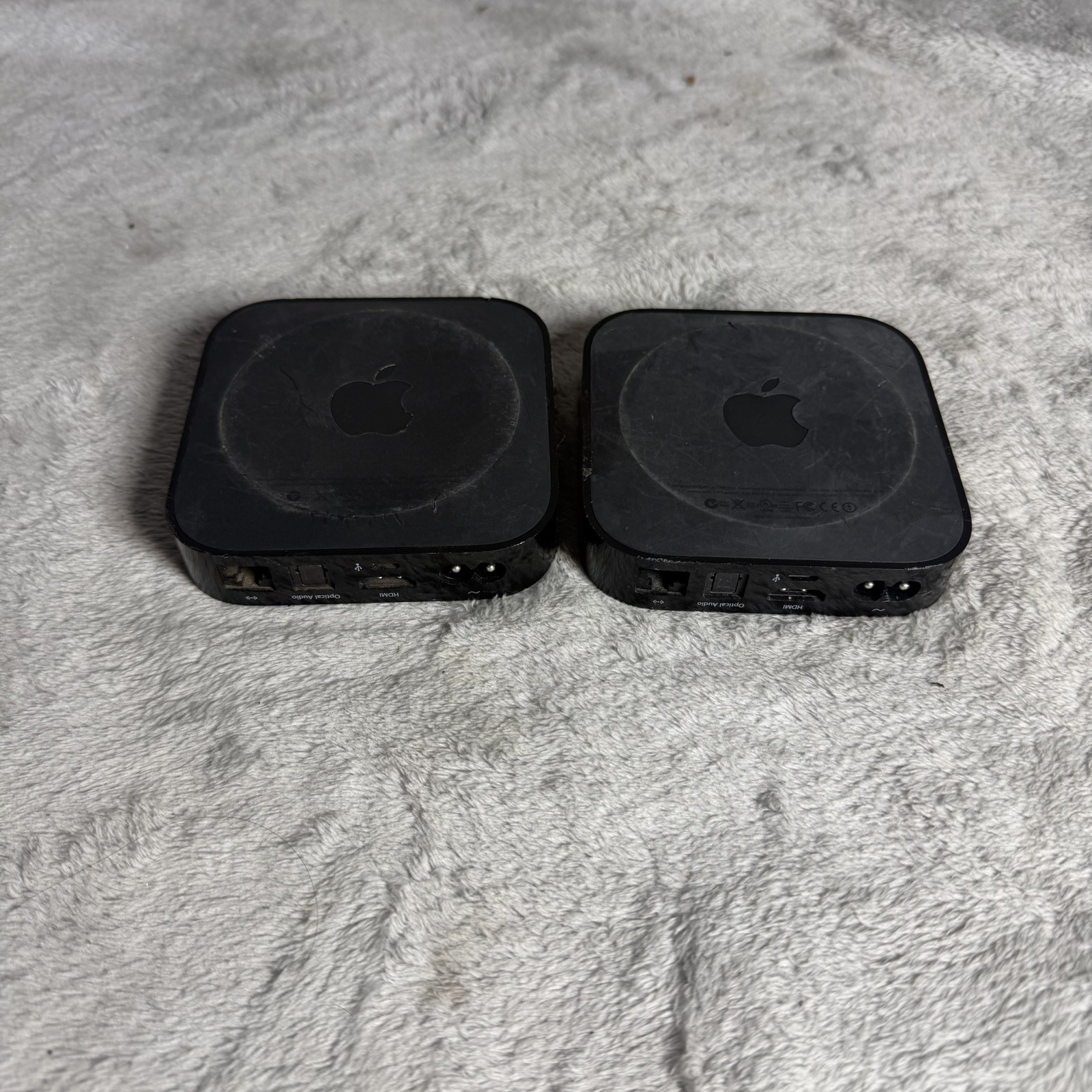 2 Apple TV UNTESTED no power cable