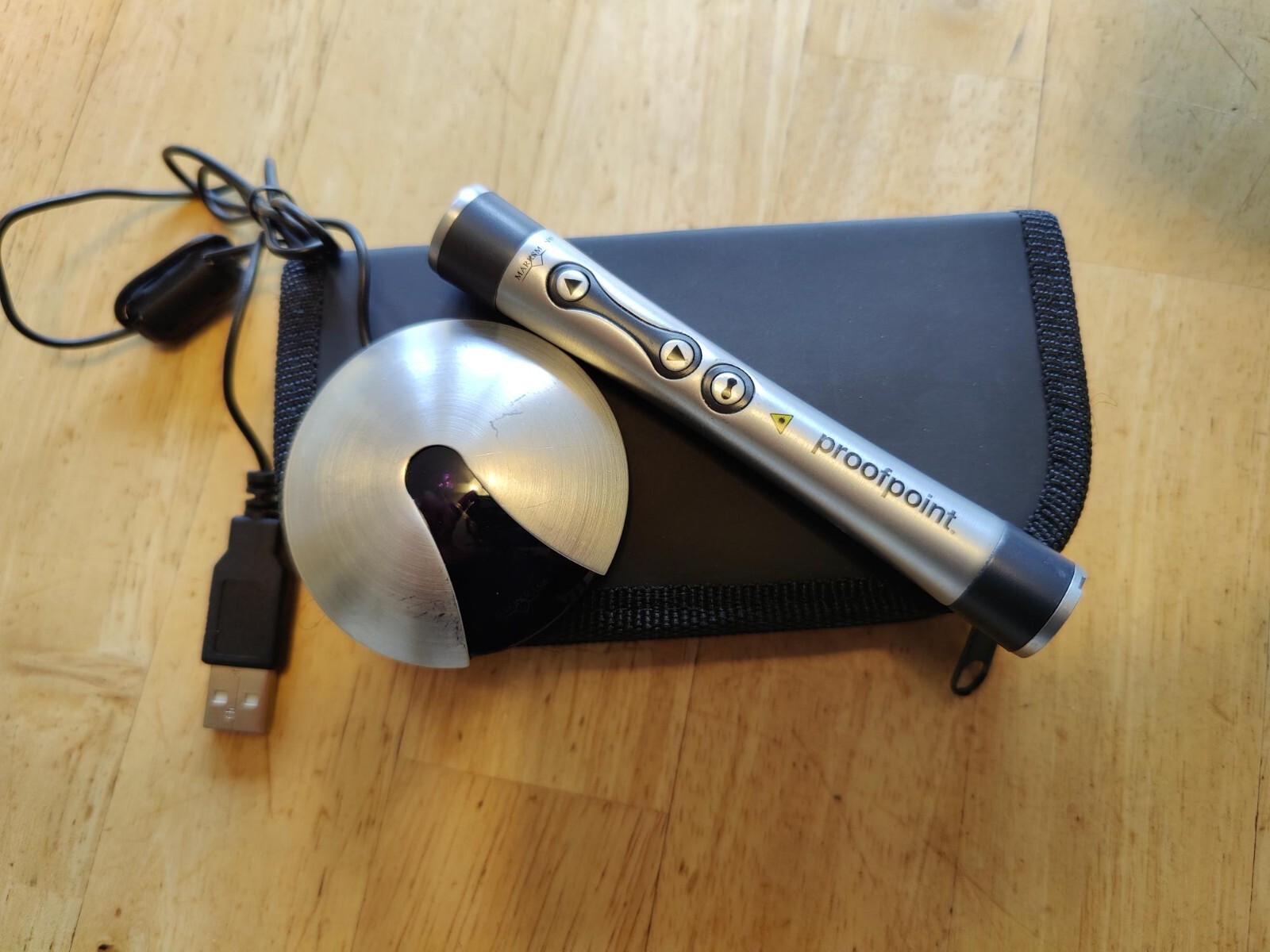 NEW UNUSED Mac & PC Remote Control Laser Pointer Marksman Zodiac Class 2 Silver