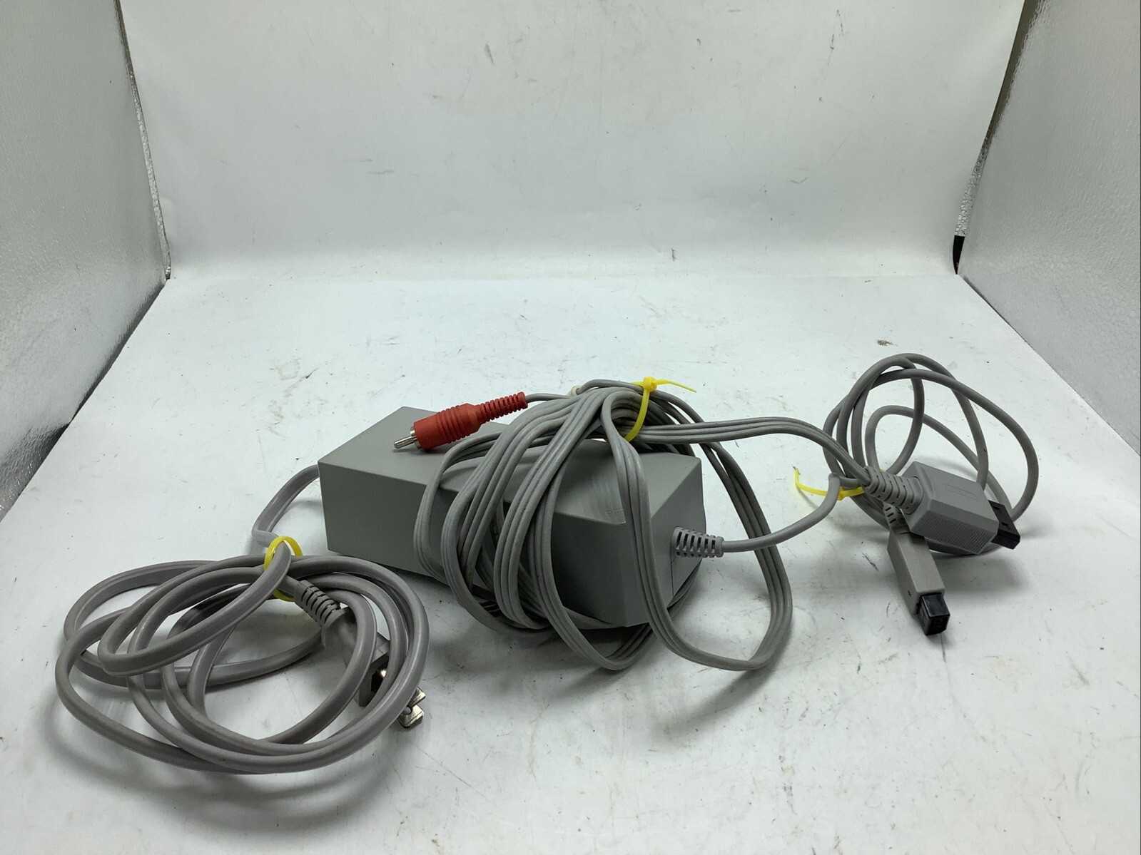 Nintendo Wii Cord Set Power Cord AV Cable Bundle Genuine OEM Original