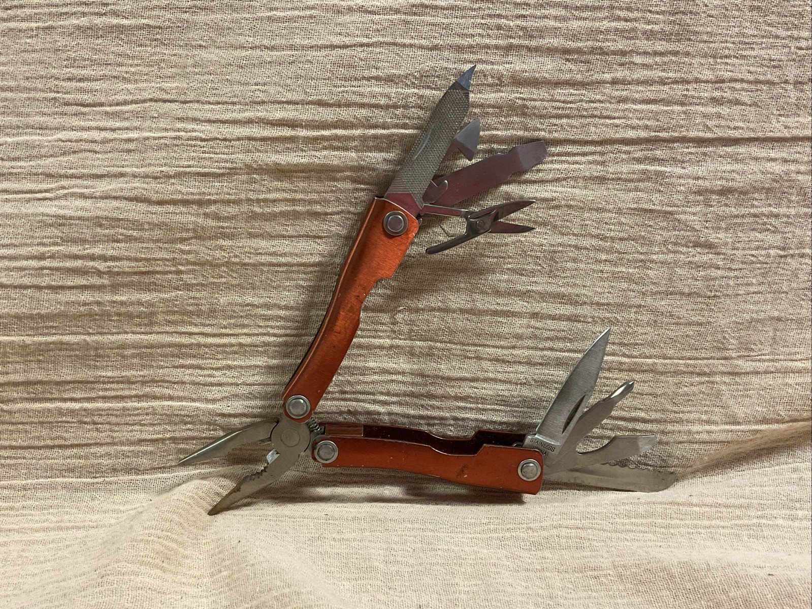 9 Tool Multi Tool Pliers