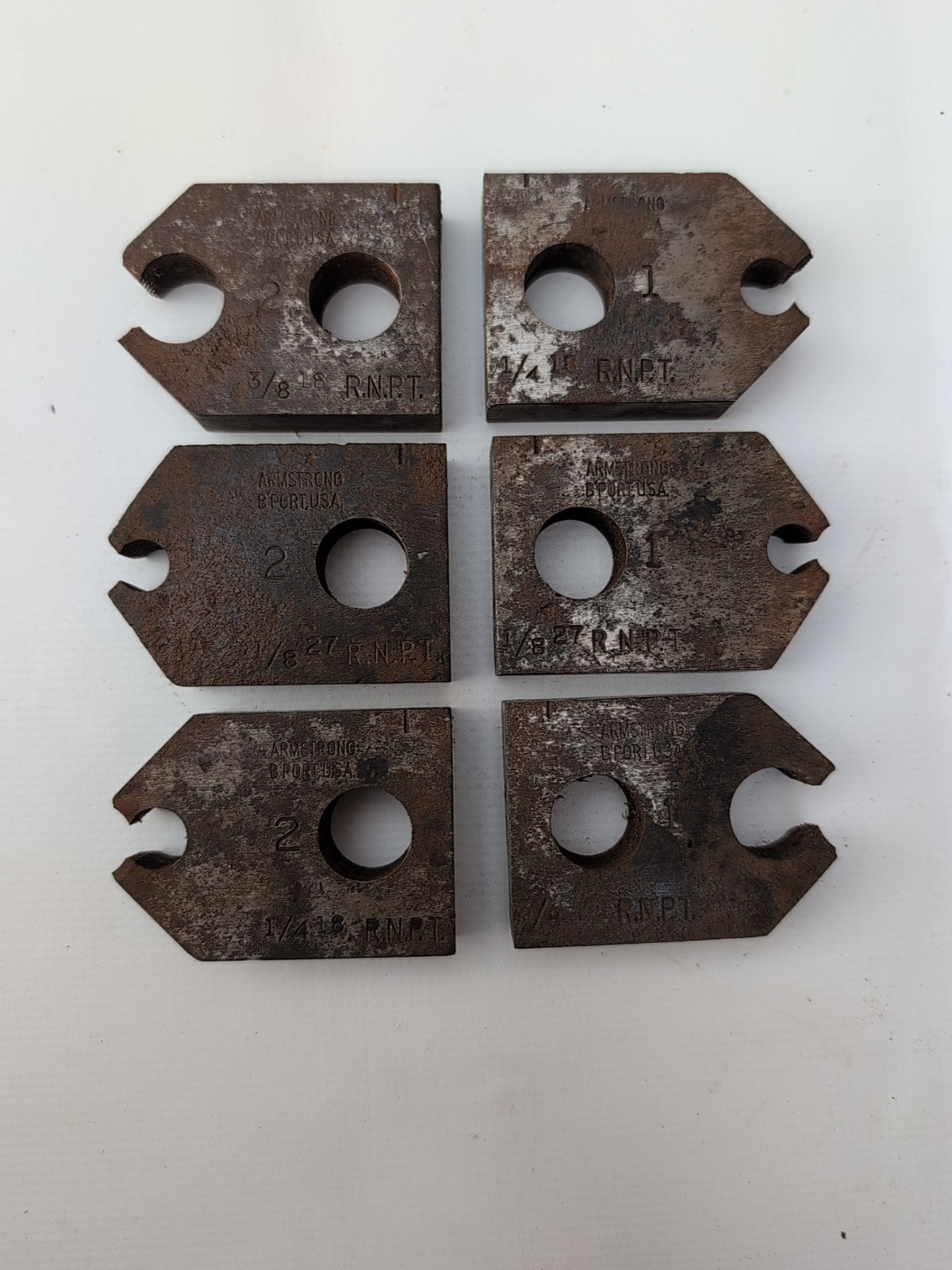 Armstrong Bridgeport Pipe Threader/Die Lot. 6 pieces