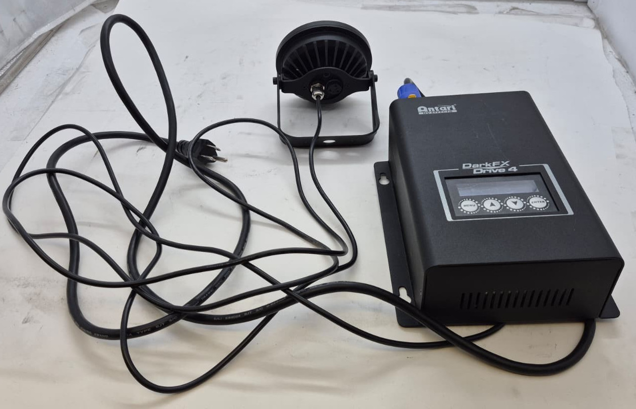 Antari Darkfx Drive 4 UV effects DFX-PD4 W/ UV Light and Power Cable