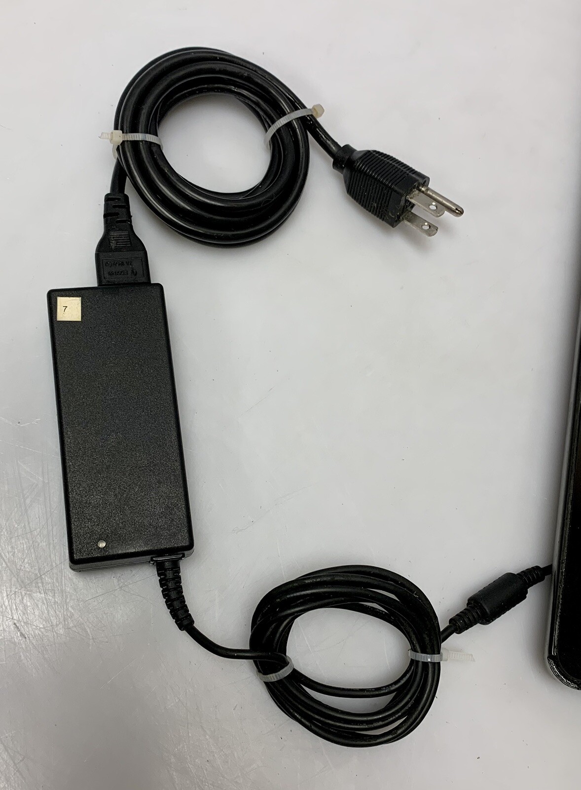 Elo MSM8690 Touch Screen Tablet W/ Toast POS, Ethernet & Power Adapter Cables