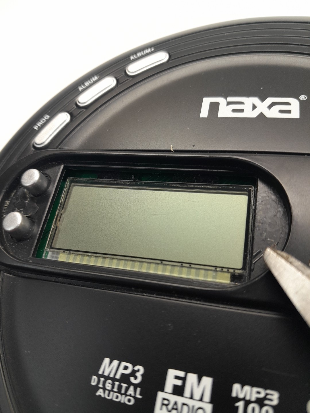 Naxa NPC330 Slim Personal CD MP3 Player with FM Radio Parts Read