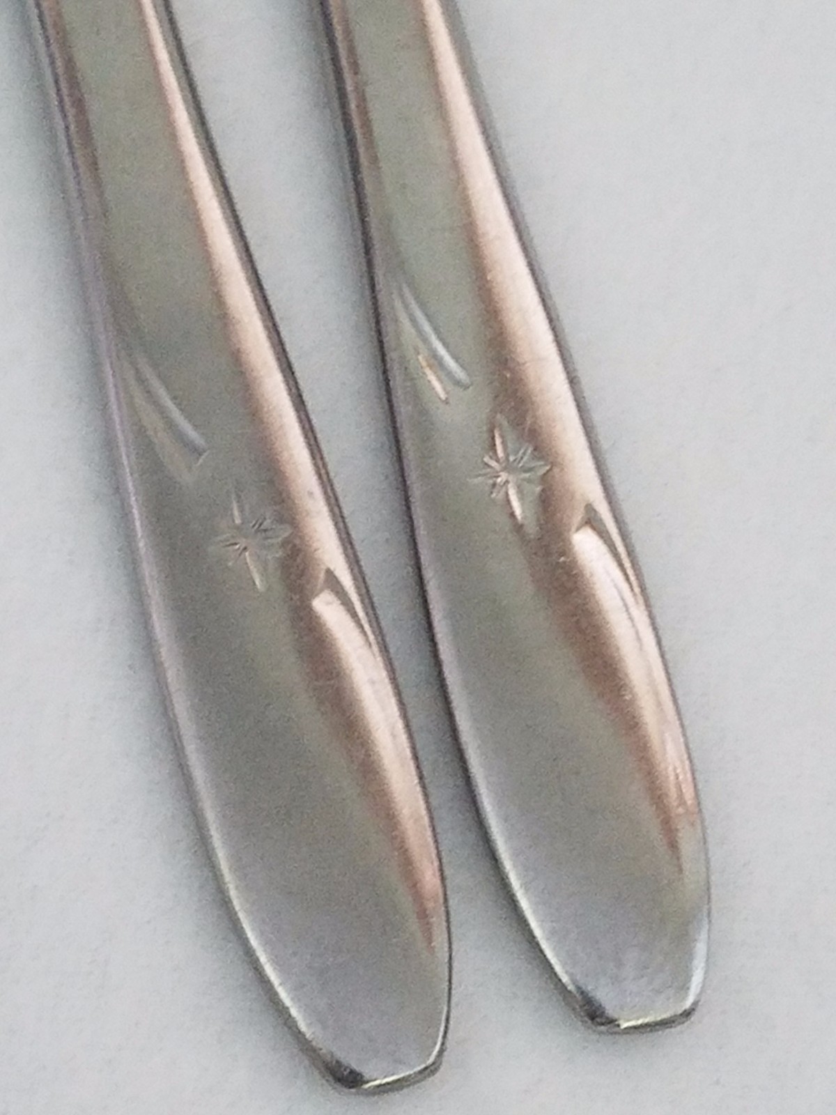 2 Knives 8" Atomic Starburst 1 Star USA Stainless Steel Flatware Replacement
