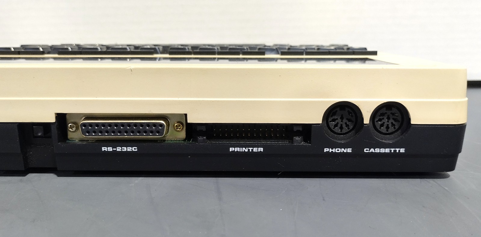 RadioShack TRS-80 Model 100 Battery-Powered Portable Computer - Untested