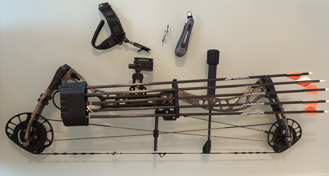 Compound Bow PSE Brute Nxt Rts -Extras with Case Included