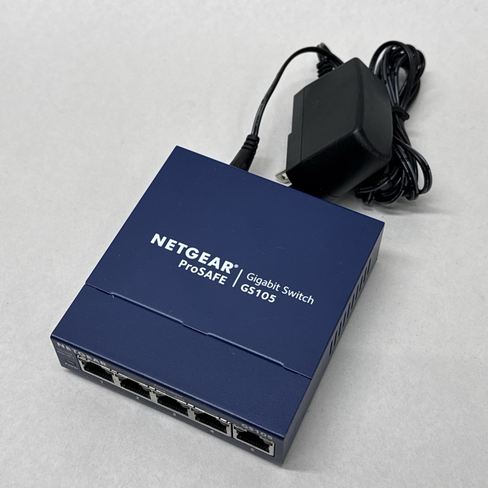 Netgear GS105 V5 Prosafe 5 Port Gigabit Switch WITH POWER ADAPTER Free Shipping