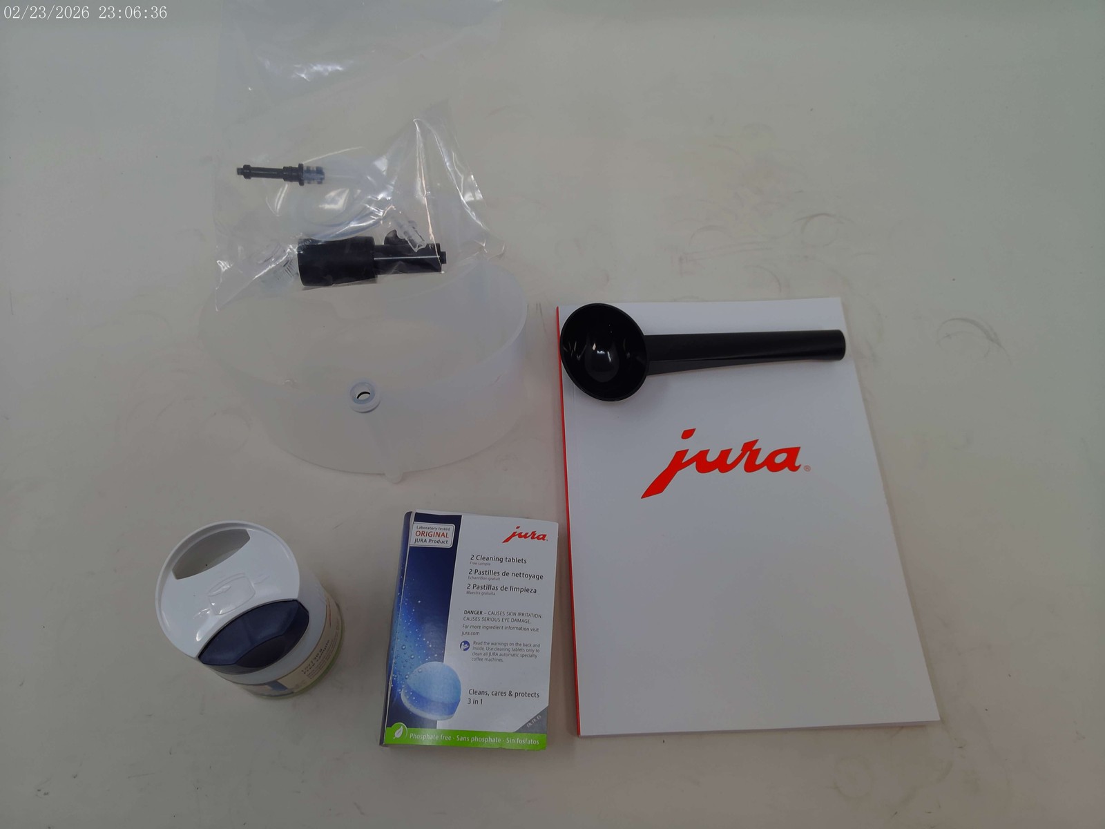 Jura E6 Superautomatic Espresso Machine (Platinum) - Used