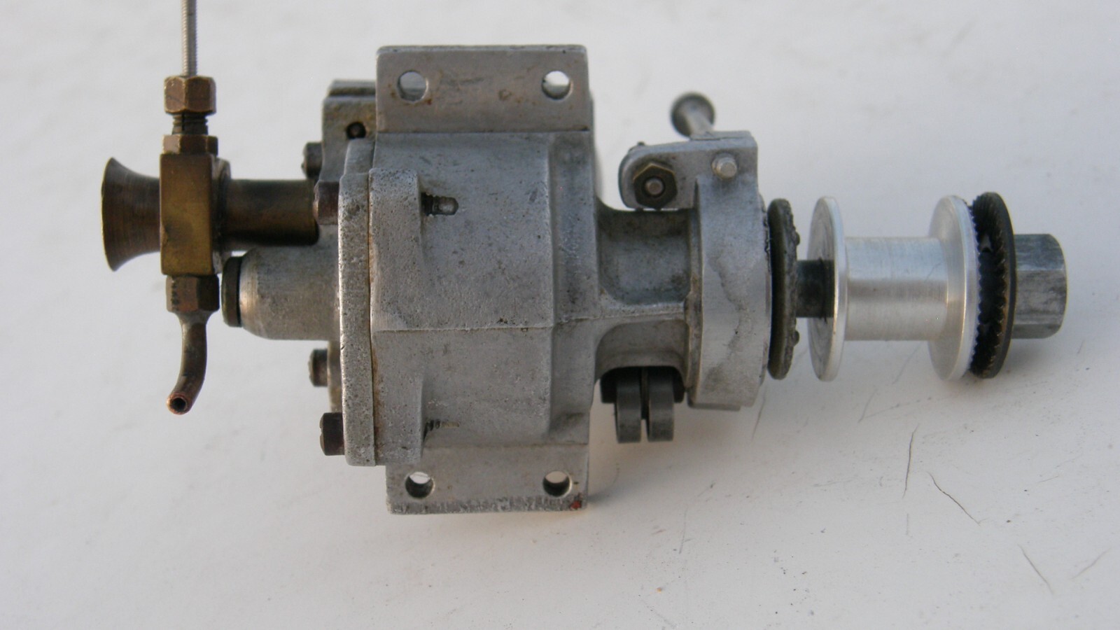 Hornet 60 Model Airplane Engine w/ Excellent Compression & Dual Ringed Piston
