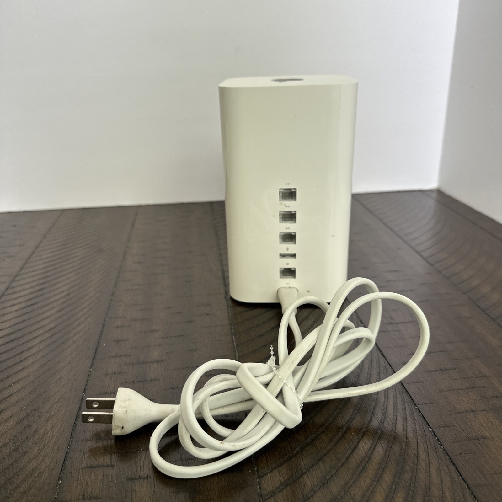 Apple AirPort Extreme 802.11ac A1521 (6th Generation) with Power Cord