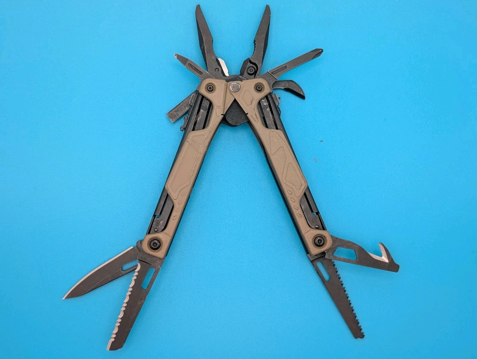 Leatherman OHT Multi-Tool Knife Discontinued! COYOTE TAN!