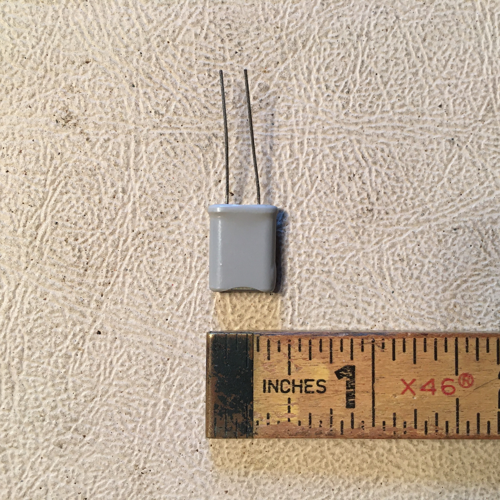 Quartz Crystal 20.000 Mhz, NOS