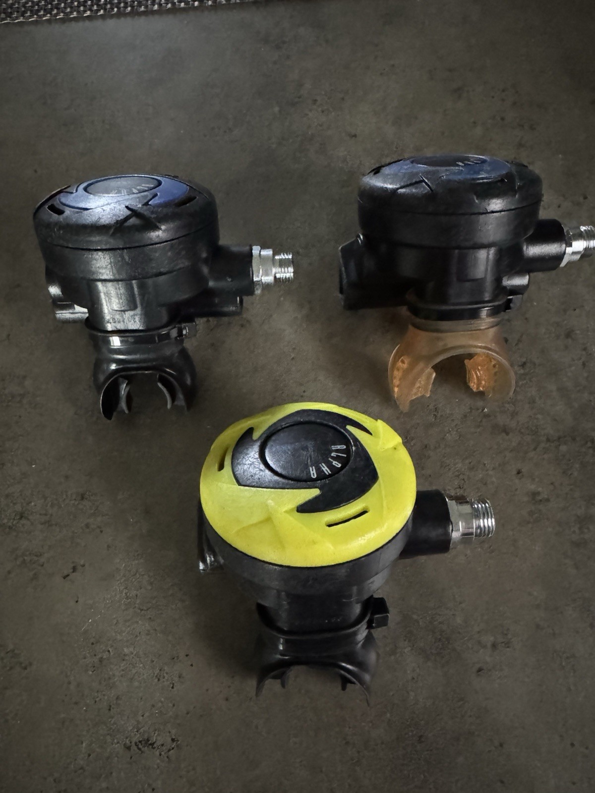 Oceanic scuba second stage regulators