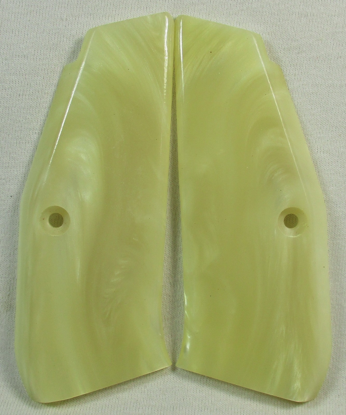 NEW, RESIN PEARL GRIPS FOR FOR CZ 75,85 , FULL SIZE, CZ 75 SP-01 SHADOW