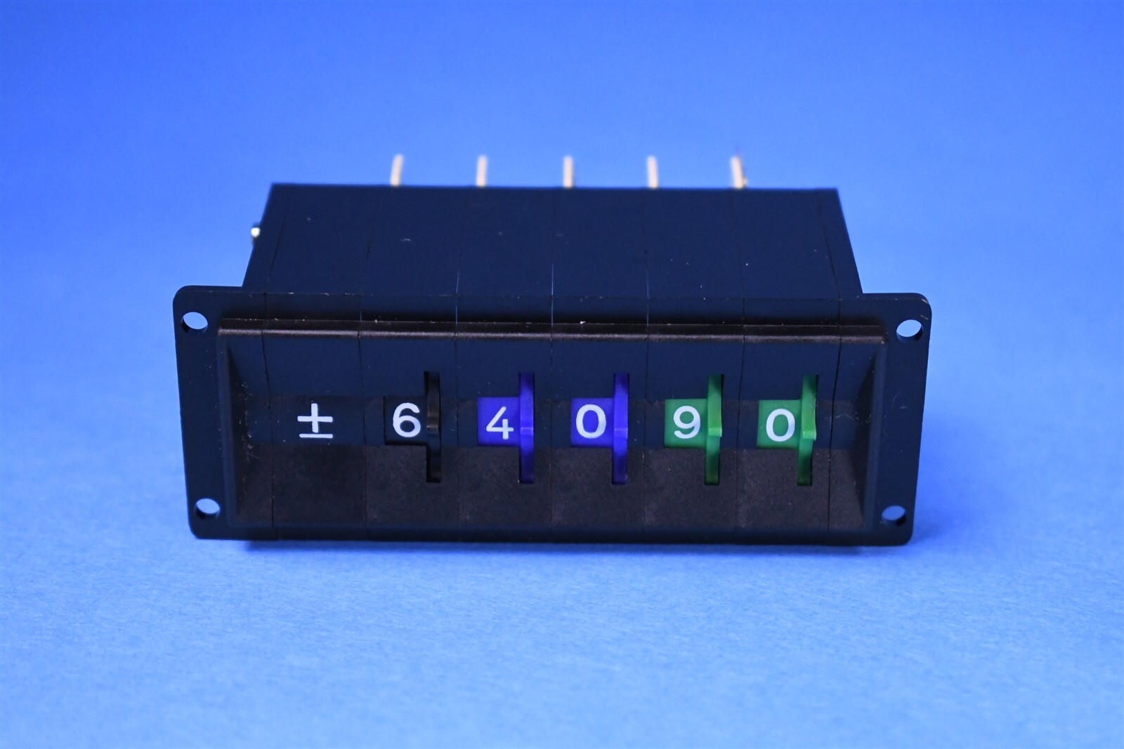 CXR Larus Thumbwheel Switch Part Purdy Electronics Interswitch IS-01269
