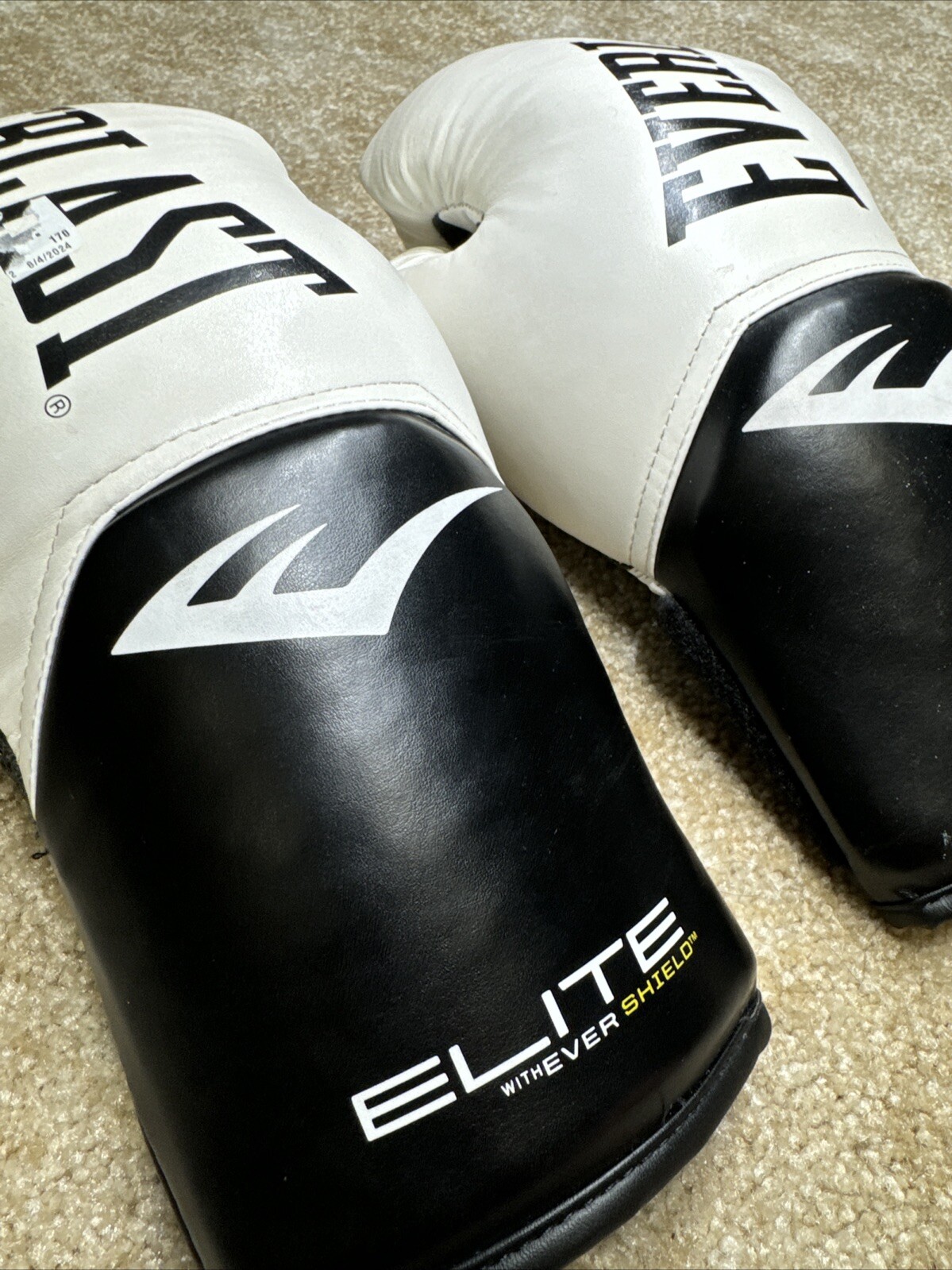 Everlast Elite w/ Ever Shield Boxing Premium Quality Gloves 12 Oz