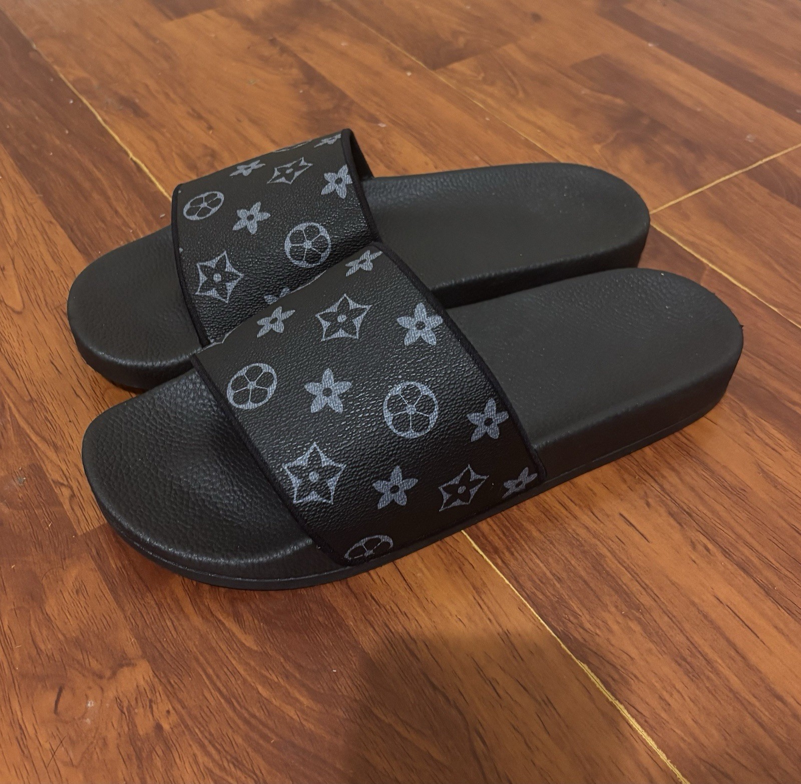 Louis Vuitton Monogram Slides Size (Us 9.5)