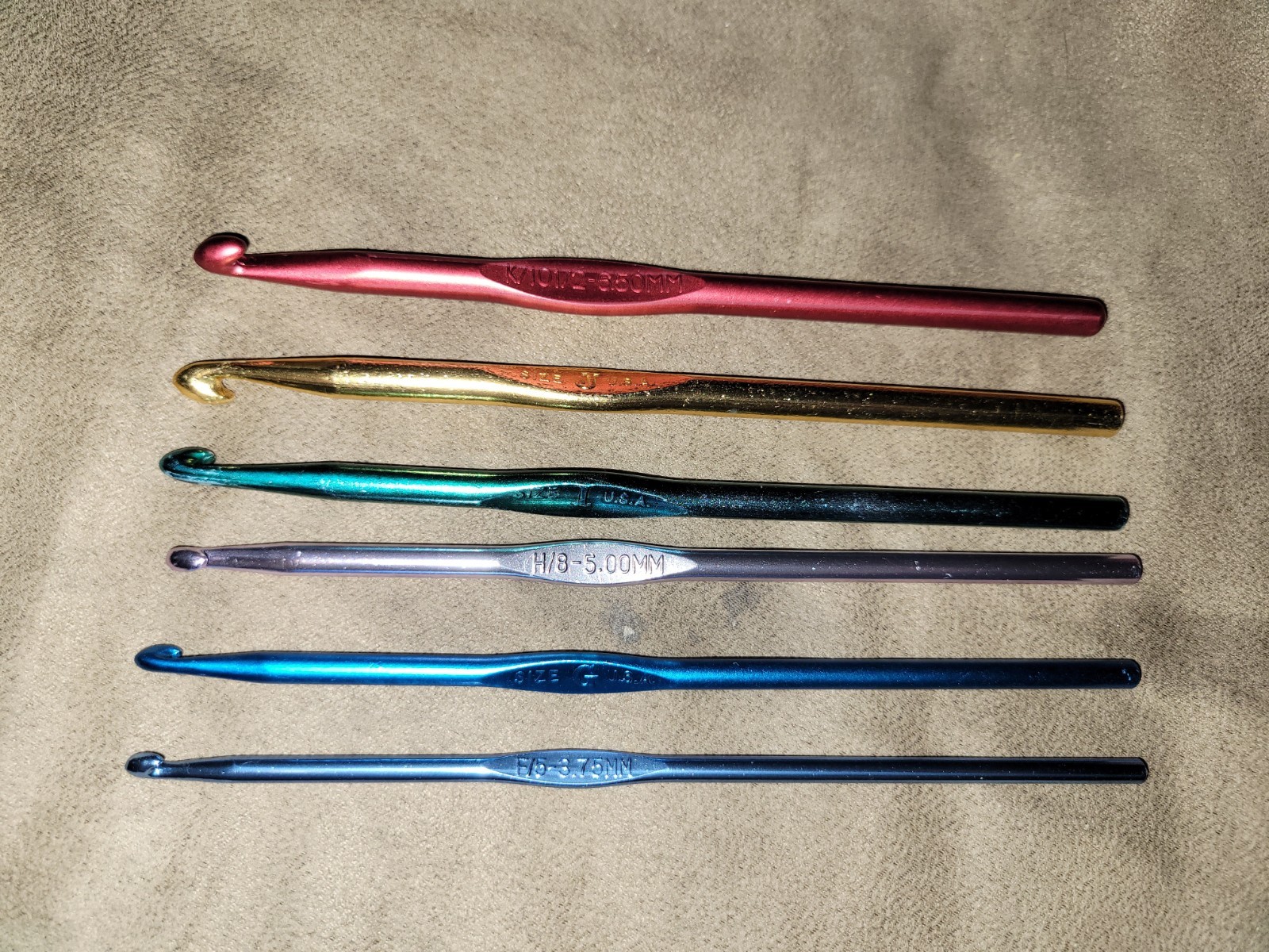 Boye Aluminum Crochet Hooks F, G, H, I, J & K is unbranded. Made In USA Lot Of 6
