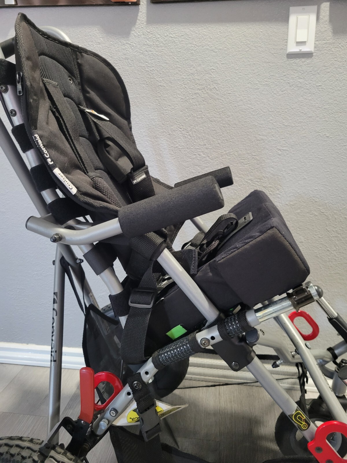 $4k Convaid Cruiser Scout All Terrain Size 12 Special Needs Stroller wheelchair