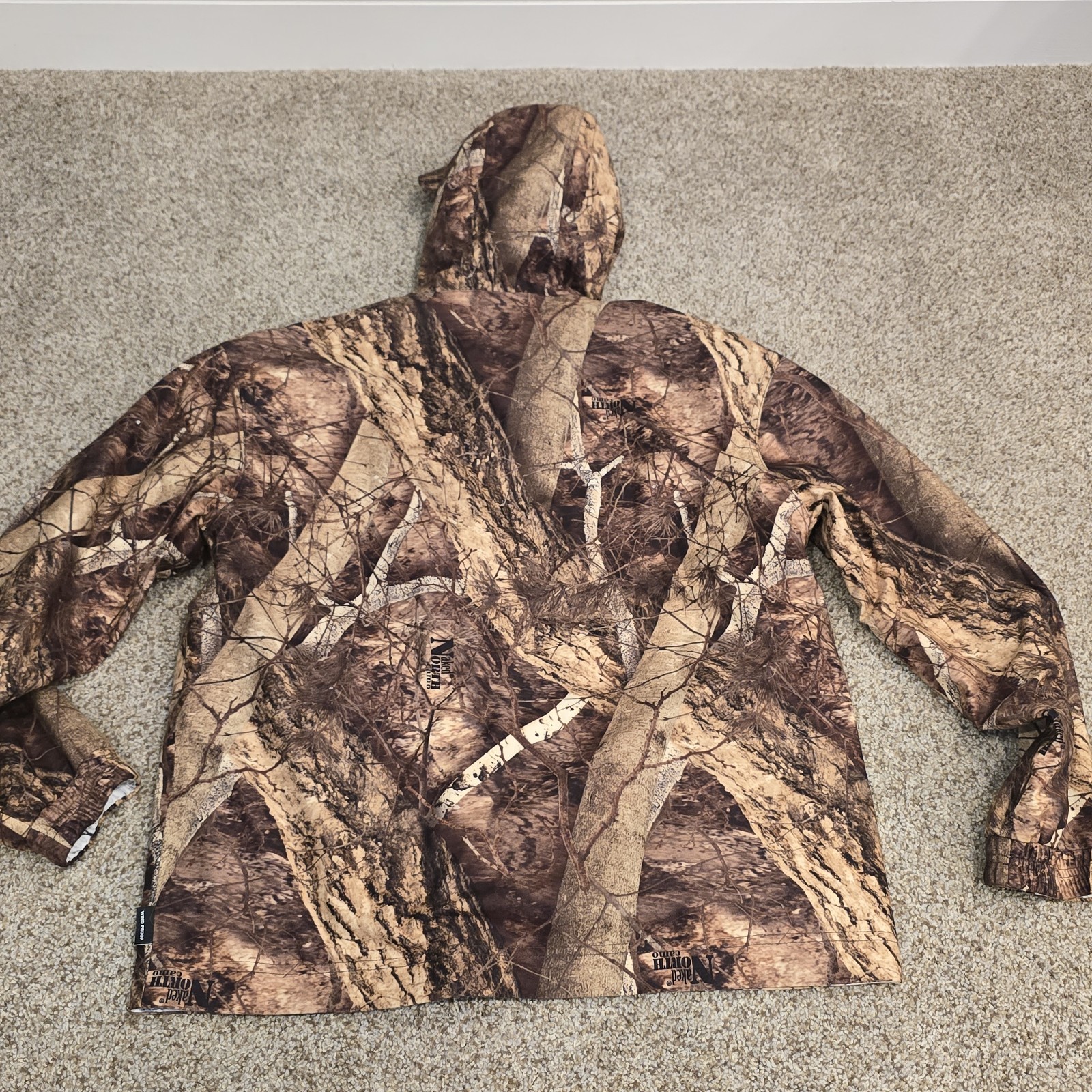 Gamehide Windproof Jacket Reversible Naked North Snow Camo. Size L NWOTs
