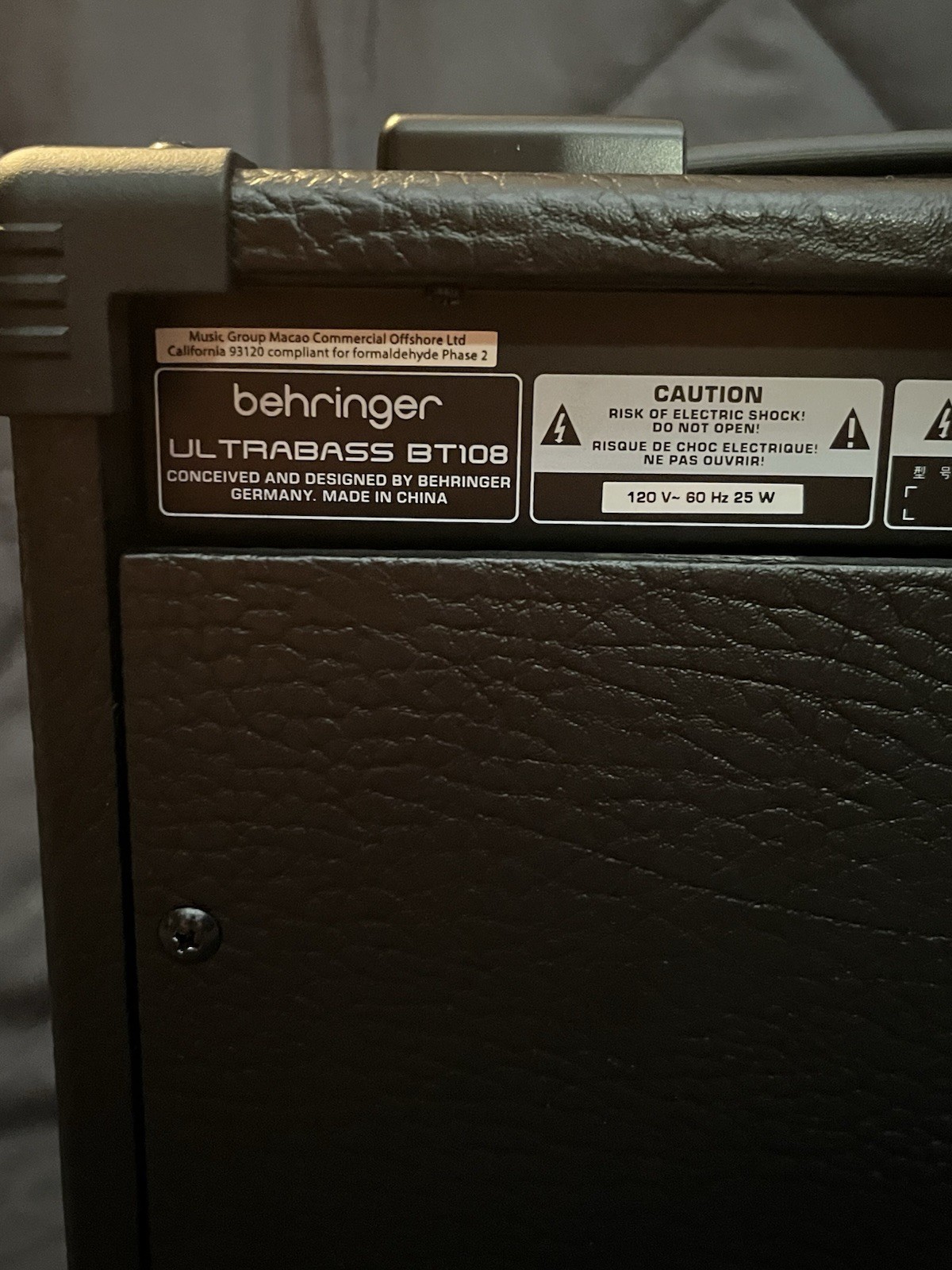 Behringer Ultrabass BT108 15-Watt Solid State Bass Combo Amplifier