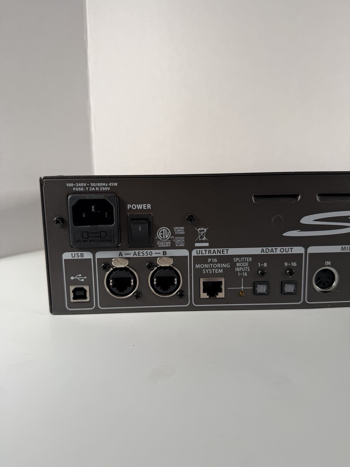 Behringer S16 Digital Snake IO Box