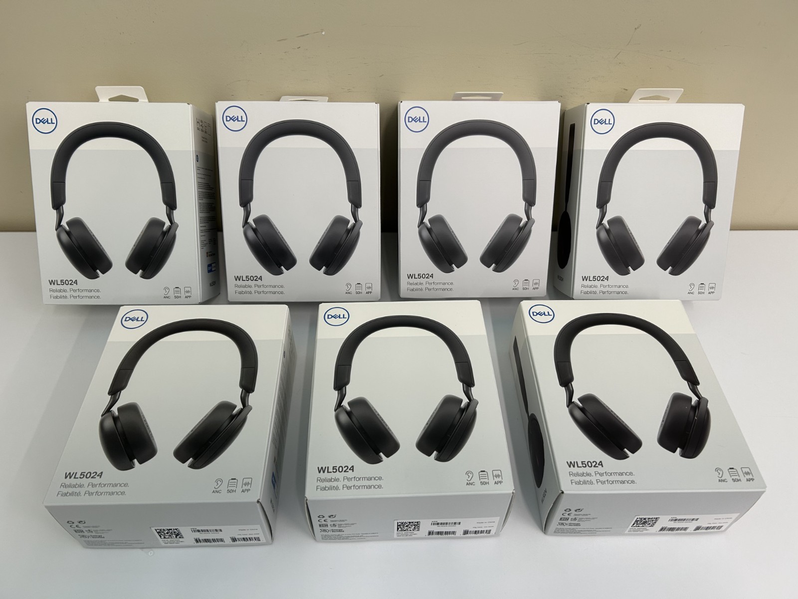 Brand New Dell WL5024 Wireless ANC Headphones – 50H Battery, Sealed Box