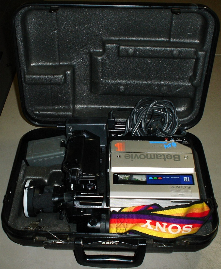 Vintage Sony BetaMovie BCM-110 Video Camera Camcorder in Sony Case Untested