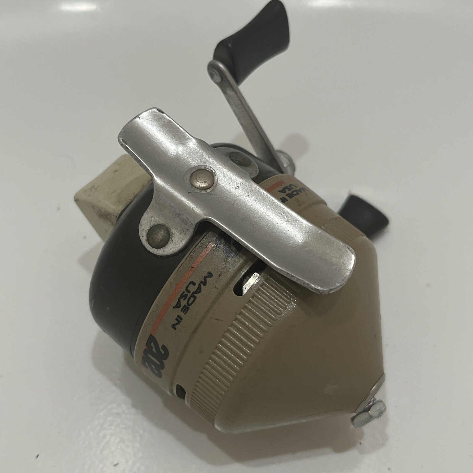 VINTAGE ZEBCO 202 PUSH BUTTON FISHING REEL MADE IN USA “AS IS”