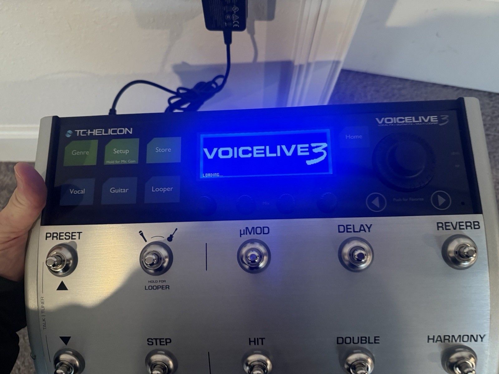 TC-Helicon VoiceLive 3  Vocal/Guitar Multi-Effects Looper Basically New !