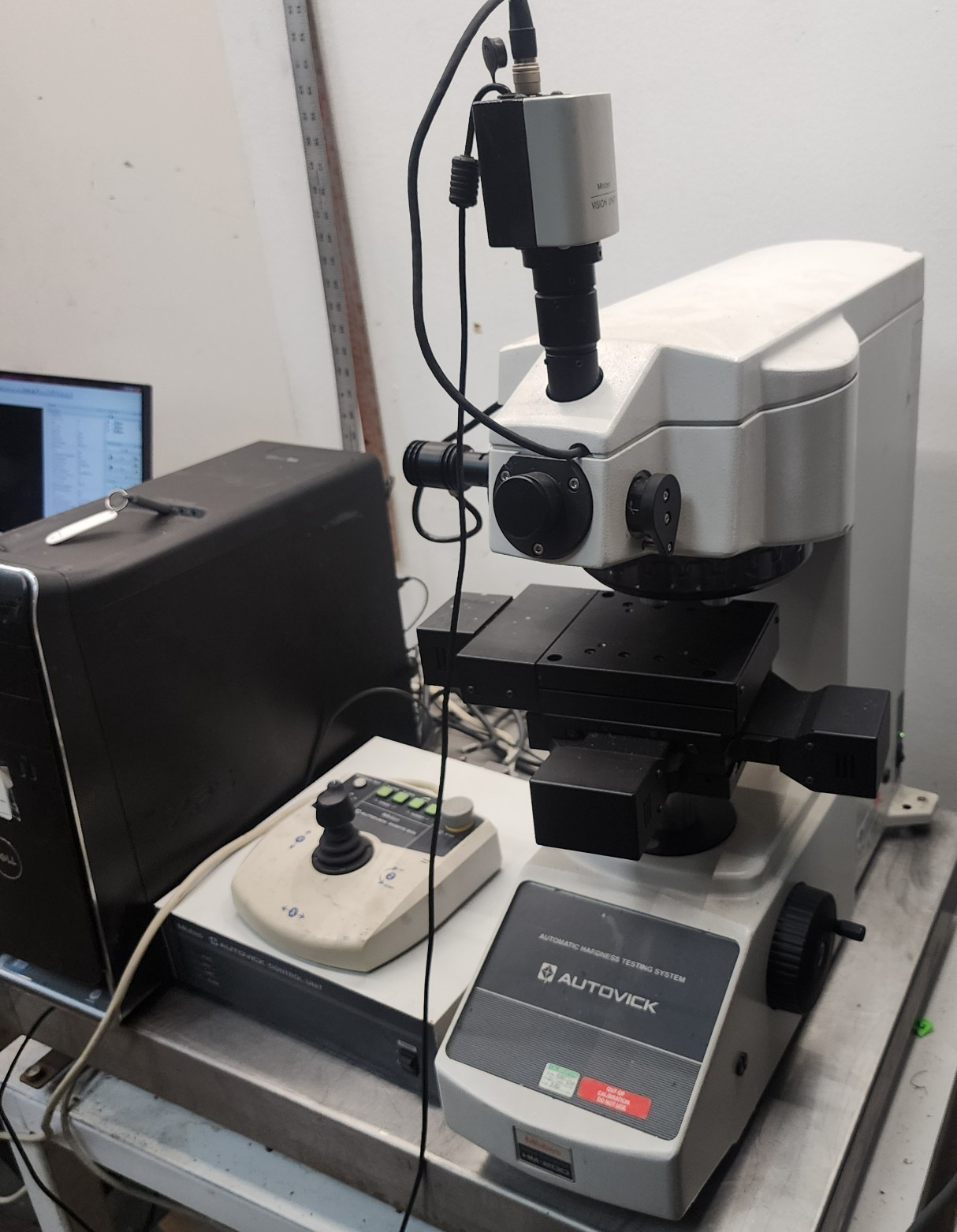 Mitutoyo HM-200 System C Micro Vickers Hardness Testing System Dongle Computer
